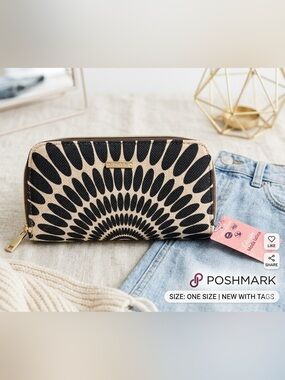 Chula Cream and Black Sunburst Zip Wallet with Gold Hardware